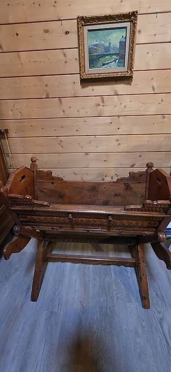 Betten: Berceau sculpté – Gebraucht aus Saubraz von Caly0 1