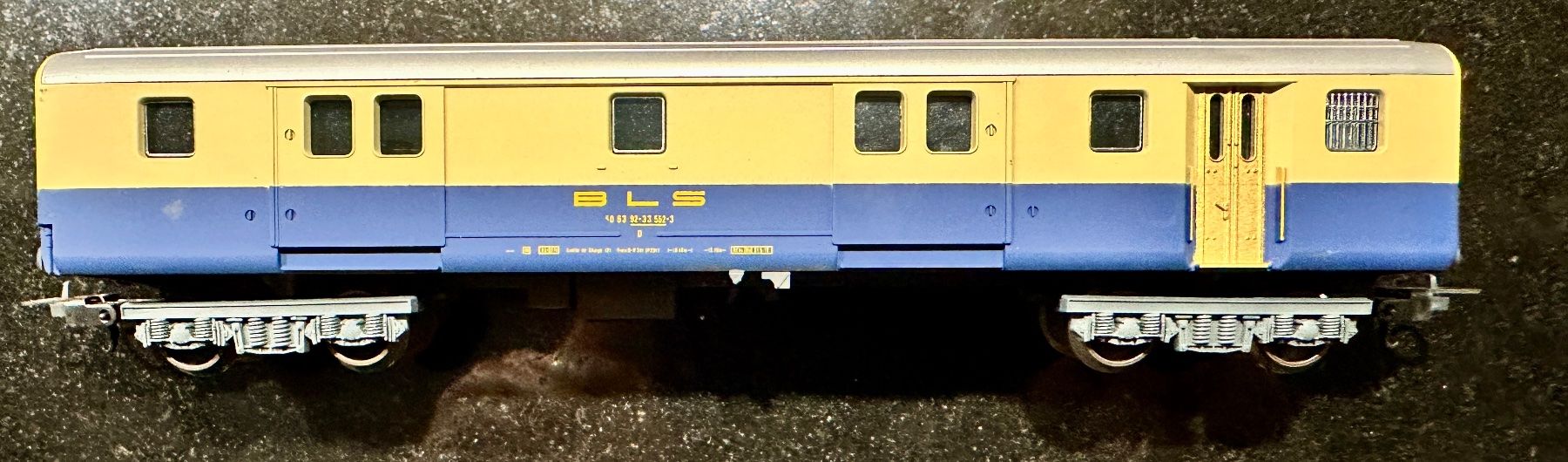 Lima Modellini di ferrovie: Lima 309338 H0 BLS Gepäckwagen – Nuovo e nell'imballaggio originale da Burgdorf venduto da Gedora 6