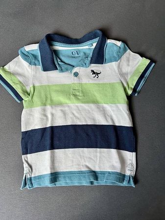C&A Poloshirt Grösse 104 mit Dino-Motiv für kleine Entdecker