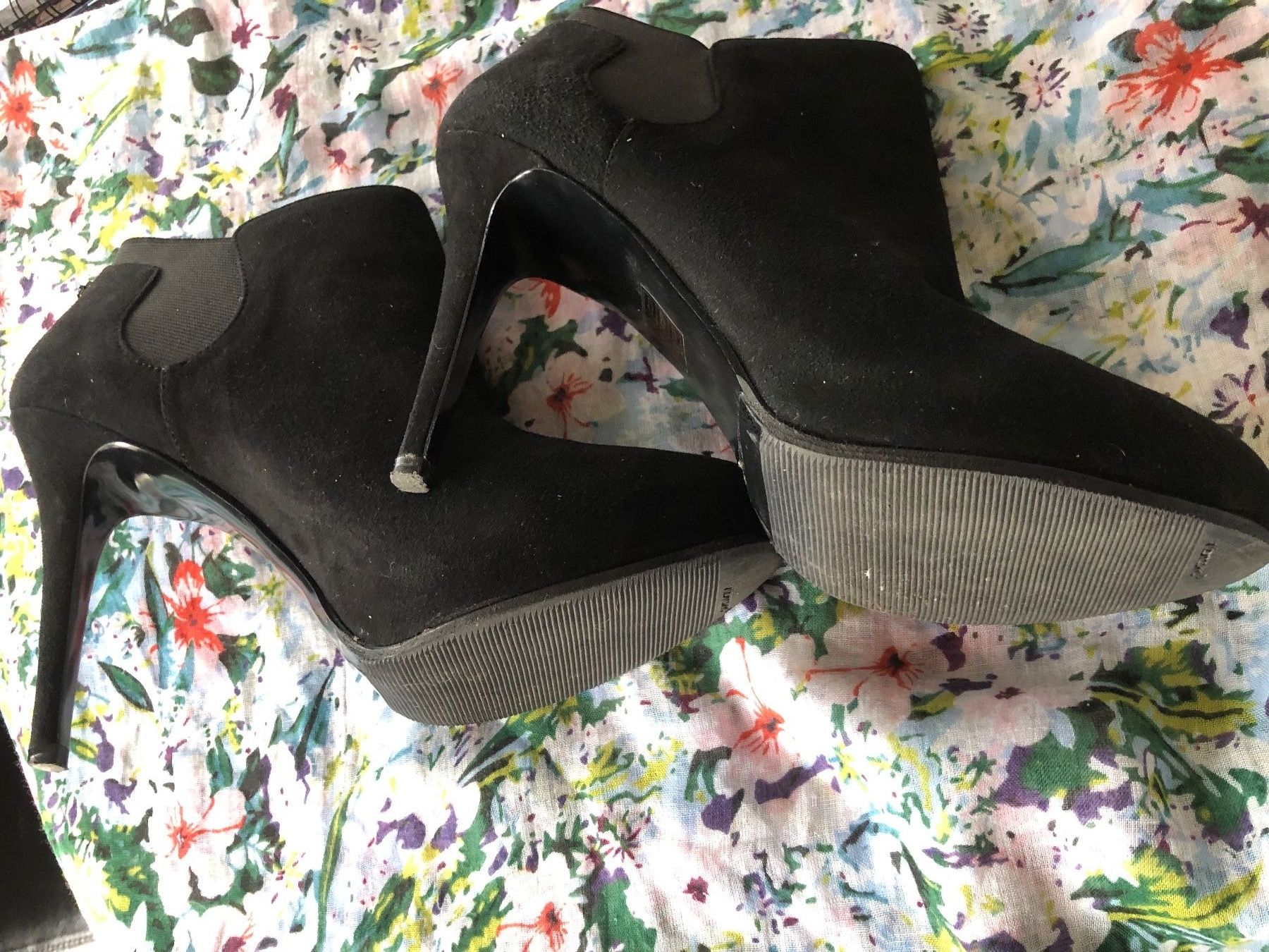 Guess Damenschuhe: Guess Stiefeletten – Gebraucht aus Niederhasli von bluedog21 3