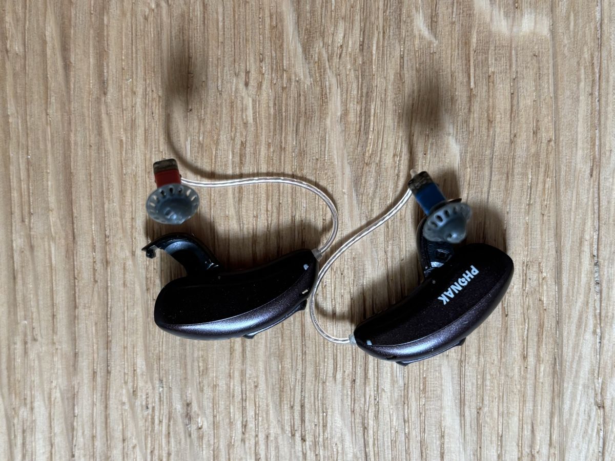 Phonak Attrezzature mediche: Phonak Hörgerät Audéo 30 mit Batterien – Usato da Laupen ZH venduto da Ningaloo04 1