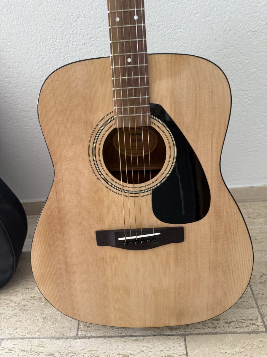 Yamaha Strumenti musicali: Yamaha F310P Akustikgitarr inkl. Original-Tasche – Nuovo (secondo la descrizione) da Zürich venduto da __sandro 1