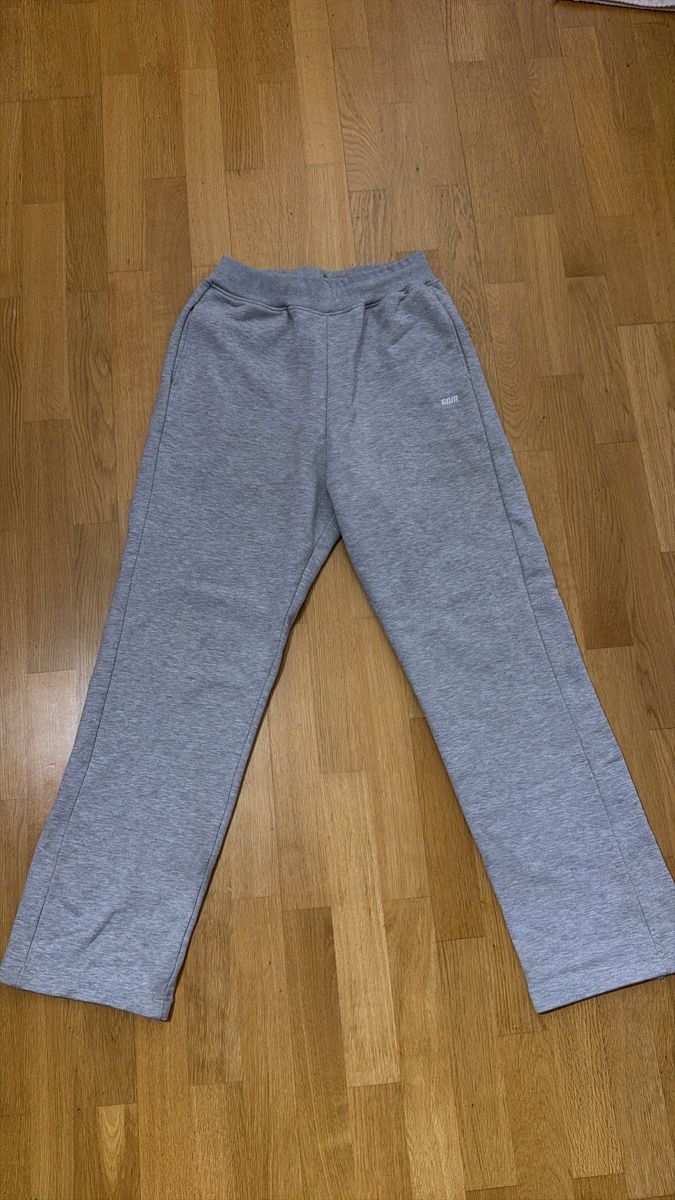 6PM Pantaloni: 6PM Trainerhose grau – Usato da Basel venduto da nicolasschneeberger