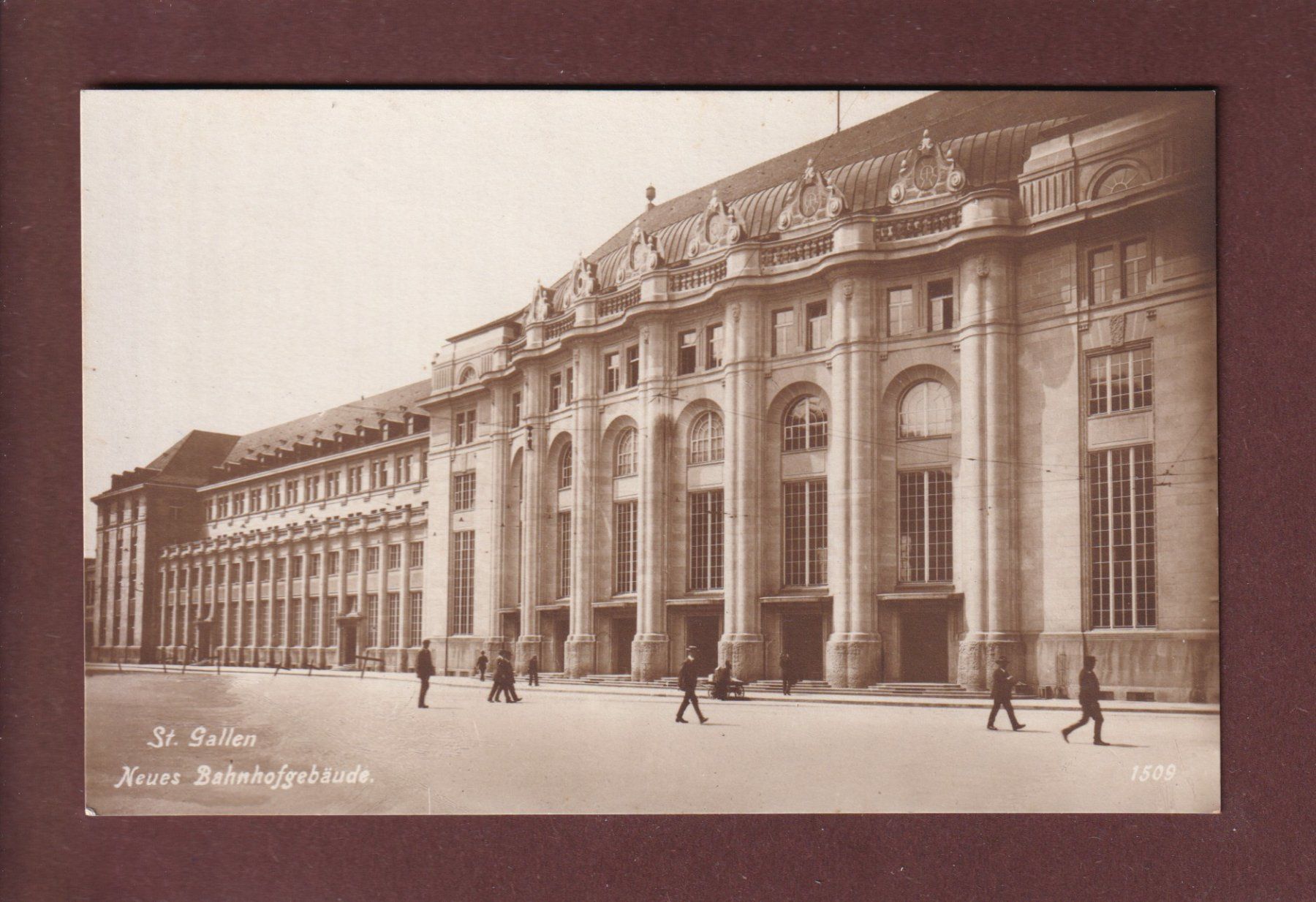 Cartoline postali: ST. GALLEN - Neues Bahnhofgebäude – Usato da Pully venduto da nicecards