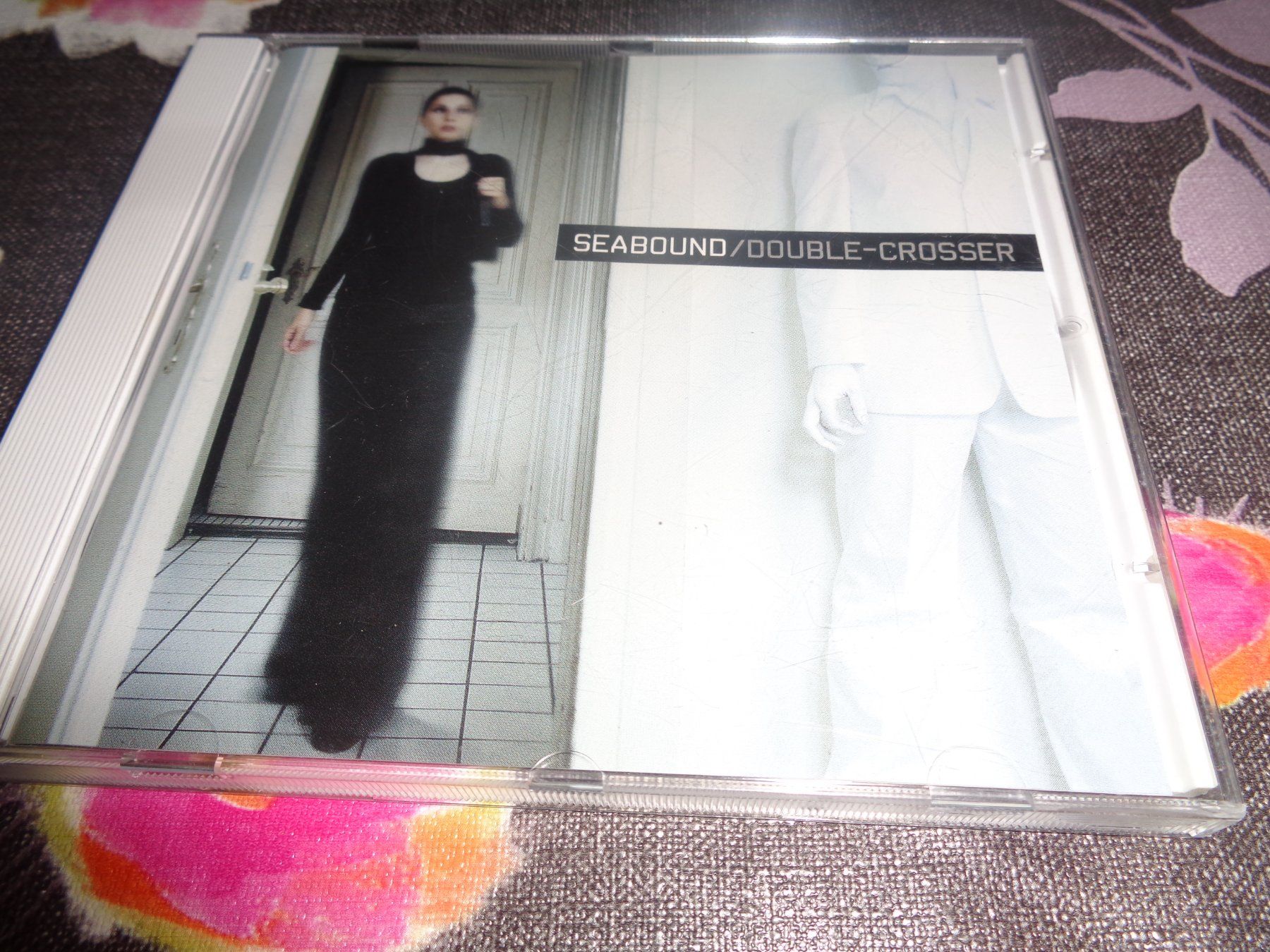 CDs: Seabound - Double-Crosser CD – Gebraucht aus Olten von Disc-Ausverkauf