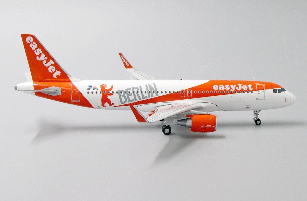 Easyjet Kit di modellismo & Modellini statici: A320 EasyJet - Berlin – Nuovo e nell'imballaggio originale da Morges venduto da iljamuromez 1