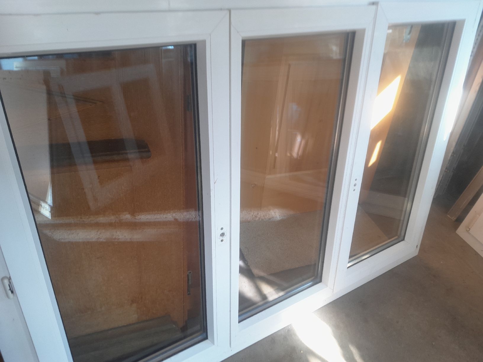 Fenêtres: Fenster – D'occasion à Marbach LU par san_8kt5