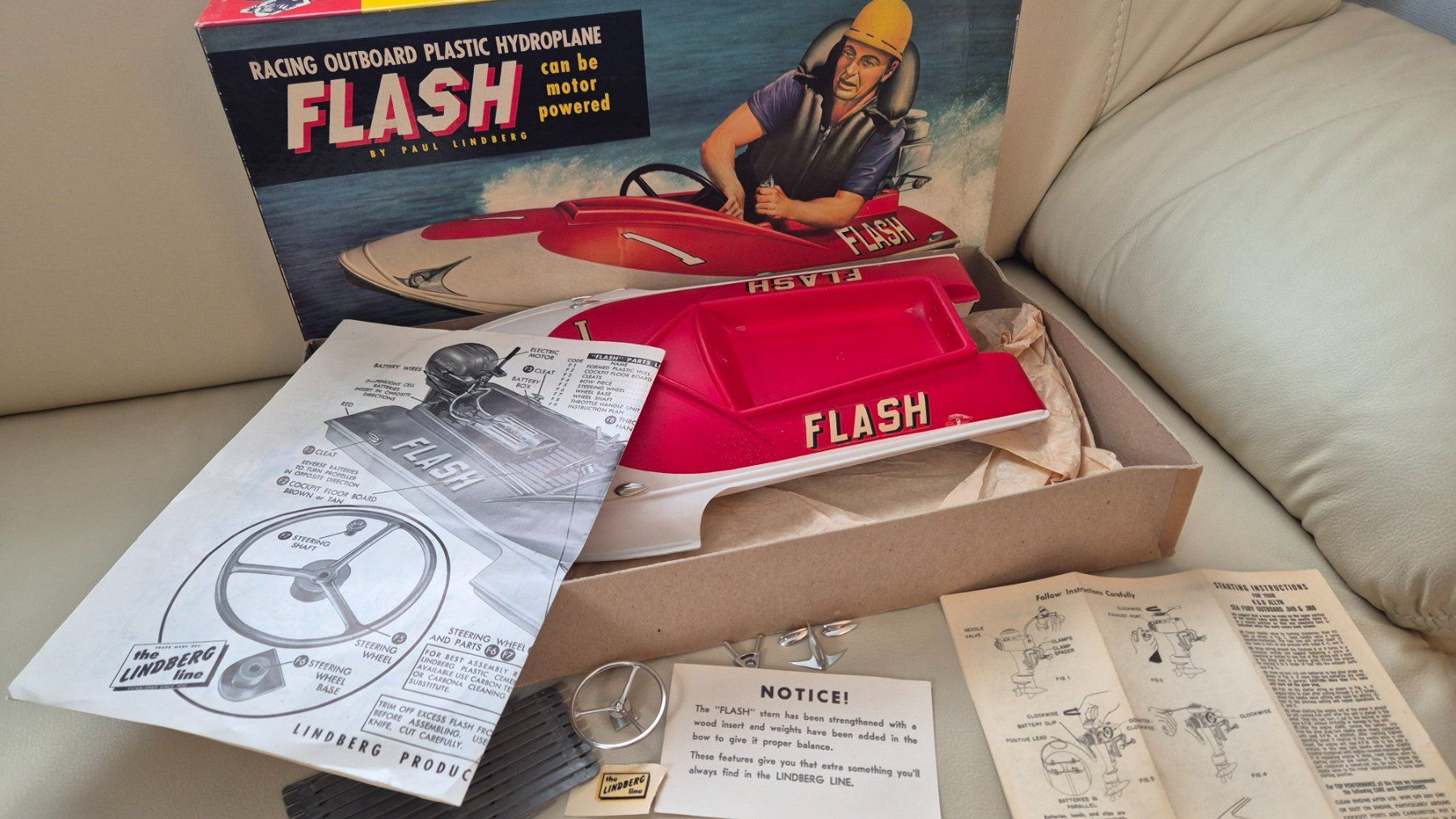 Kit di modellismo & Modellini statici: Lindberg line Flash Racing Plastic Hydroplane Vintage – Usato da Jona venduto da petzi2 1