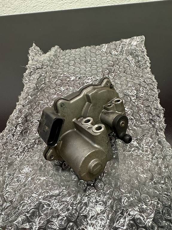Pompe & Parti di ricambio: Pompe haute pression + divers audi 3.0 TDi – Usato da Vicques venduto da JU_2824 1