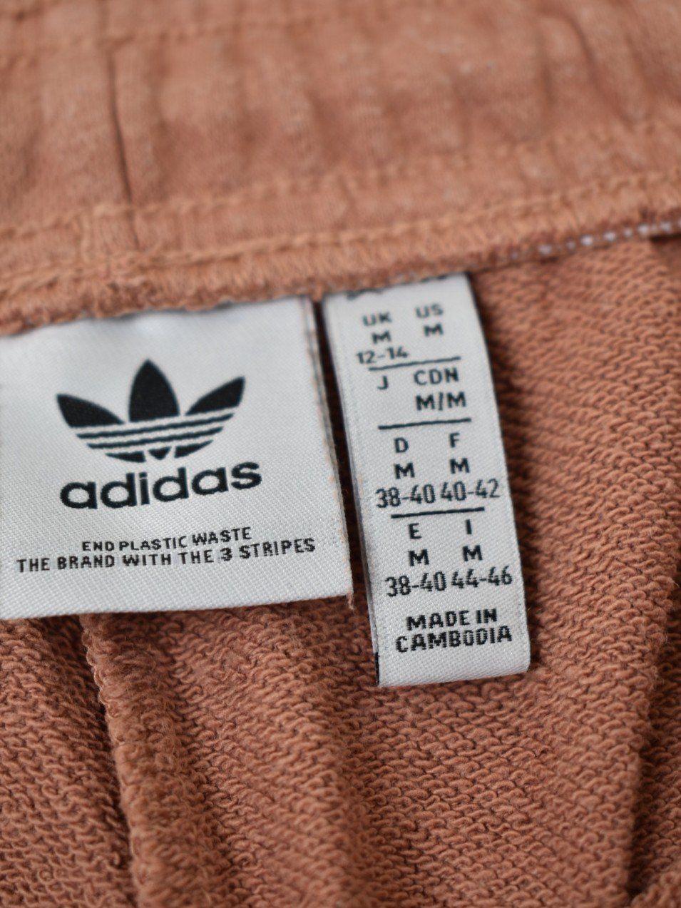 Adidas Pantaloni: Adidas Shorts, Gr.38/40, mit Hanf – Usato da Nürensdorf venduto da 2ND_STORY 4