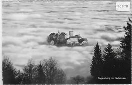 Regensberg im Nebelmeer