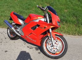 Yamaha FZR 1000