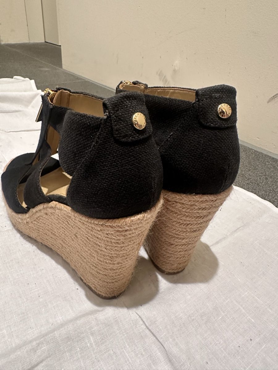 Michael Kors Damenschuhe: Michael Kors black wedges EU36.5 – Gebraucht aus St. Niklausen LU von lau_259n 3