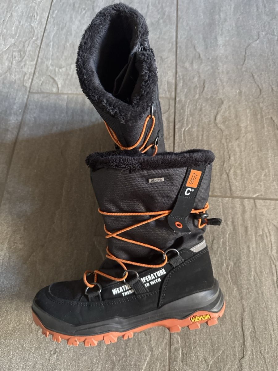 Chaussures hommes: Neue Winterstiefel Gr. 35 – Neuf (Voir description) à Frauenkappelen par leola1973