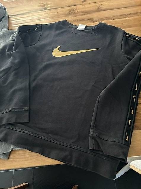 Lotti di vestiti: 2 Nike Pullover Grösse XL 158-170 – Usato da Marbach SG venduto da Sonni81 2