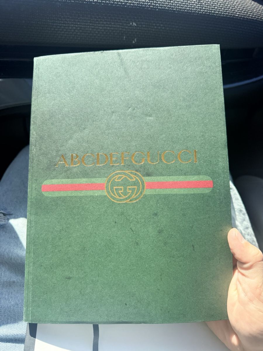 Libri: Livre vierge Gucci  – Nuovo (secondo la descrizione) da Pomy venduto da Asw.luxury 1