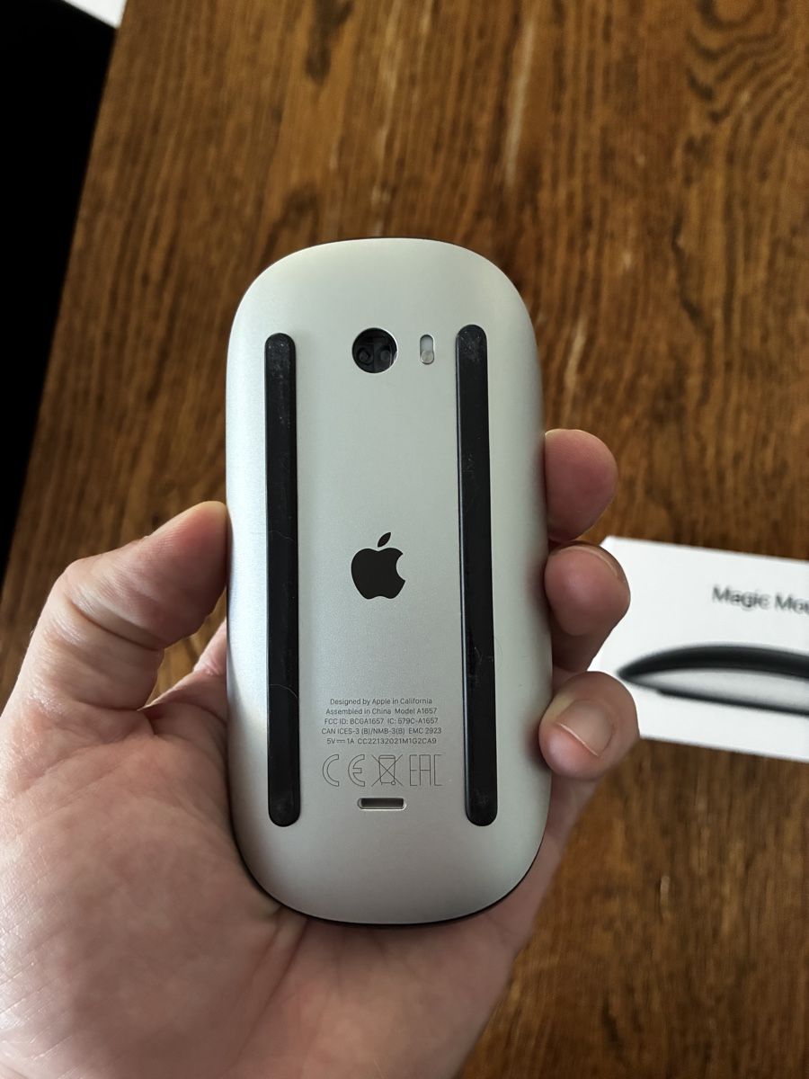 Apple Mouse: Magic Mouse - Black – Nuovo (secondo la descrizione) da Uster venduto da dodo_zh 1