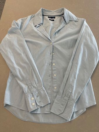 👔 Tommy Hilfiger Bluse | Hellblau gestreift | Gr. 6 (ca.36)