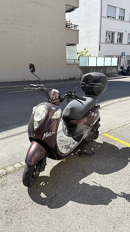 Sym Scooter: Sym Mio 100 + coffre, airbag, 2 casques, gants, ++ – Usato da Lausanne venduto da Togram26