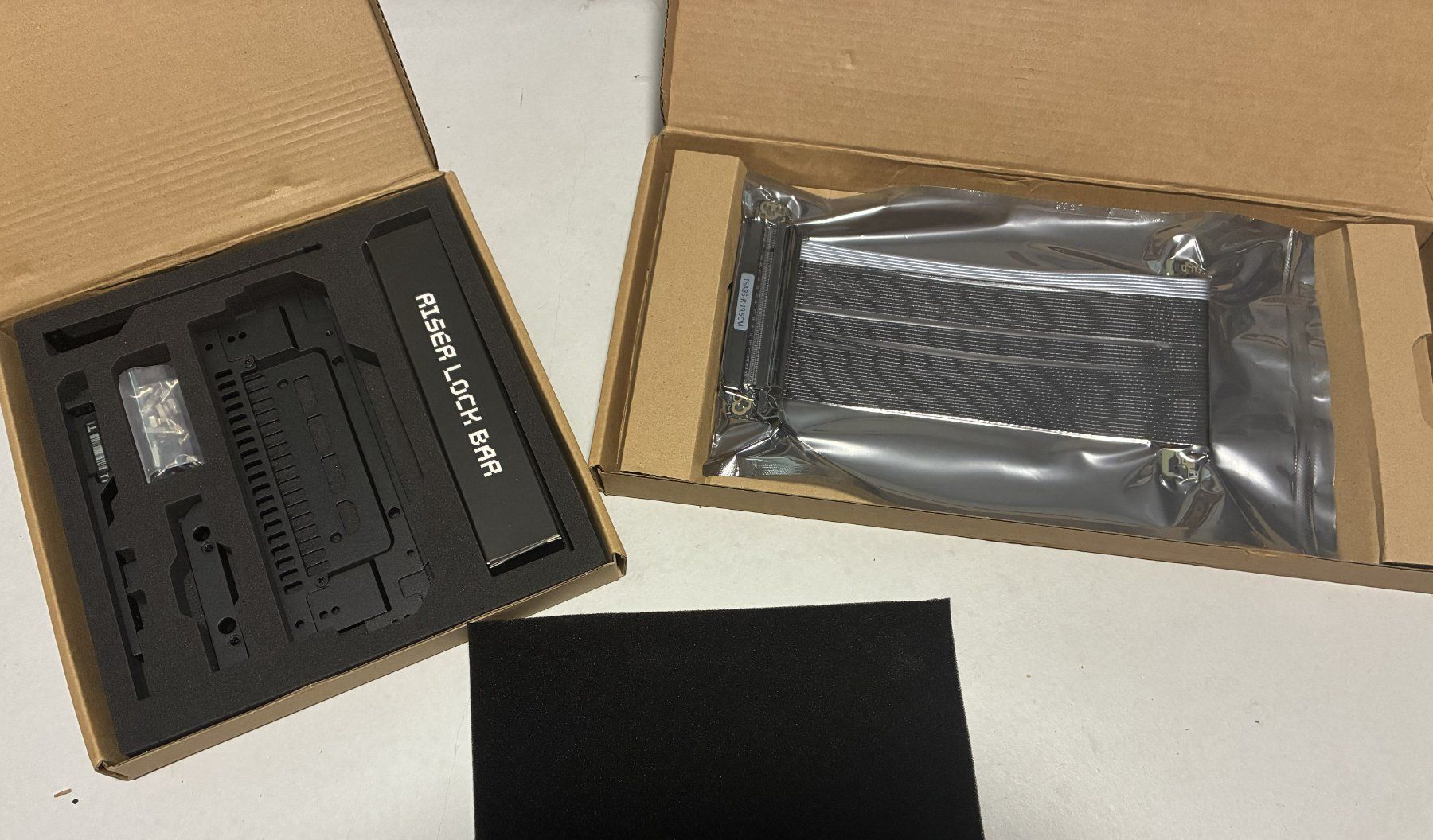 Cartes graphiques: FormD T1 Travel Kit RTX5080/5090 FE + PCIe 5.0 Riser – Neuf avec emballage d'origine à Kloten par Rixy_18