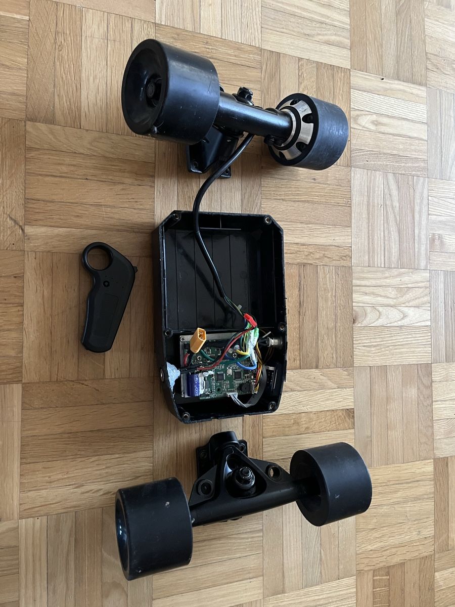 Skateboards: Elektrisches Longboard Set – Gebraucht aus Kloten von Wr1964
