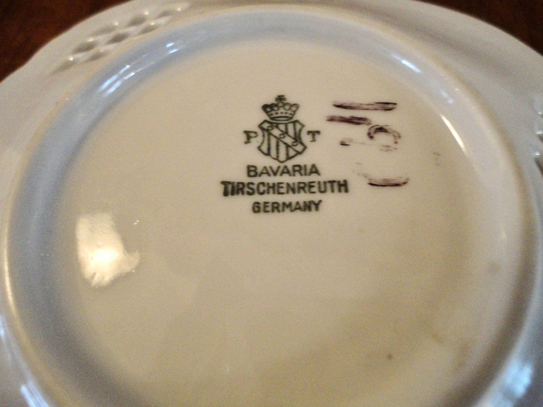 Coupes: PORZELLAN DURCHBRUCHSCHALE -TRISCHENREUTH – D'occasion à WÄDENSWIL par katti01 3