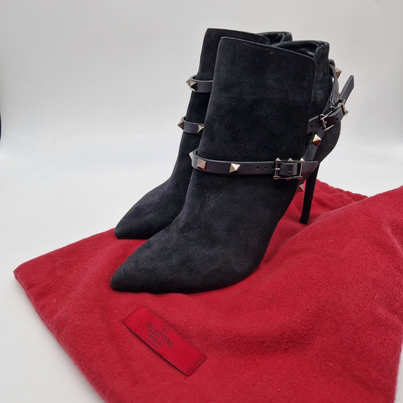 Valentino Scarpe da donna: Valentino Rockstud 38 1/2 pari a nuove – Usato da Corteglia venduto da ila_kz6b 1