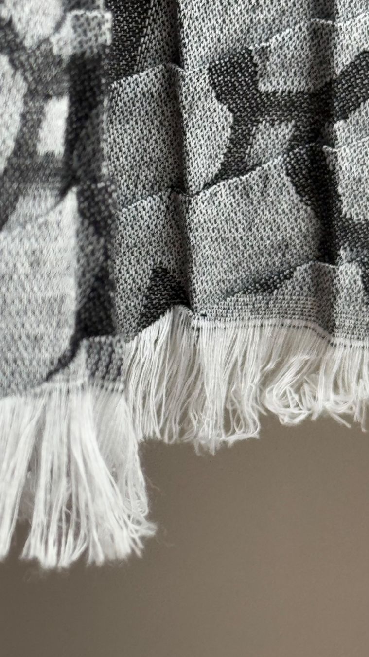 Marc Cain Foulards & écharpes: Schal – Neuf (Voir description) à Mörschwil par Mirka019 5