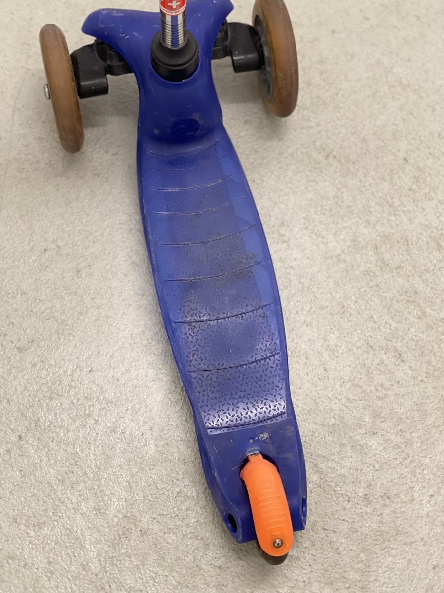 Scooter: Blue Micro Scooter for Kids - Perfect for Spring Fun! – Usato da Dietikon venduto da ami_zvp7 3