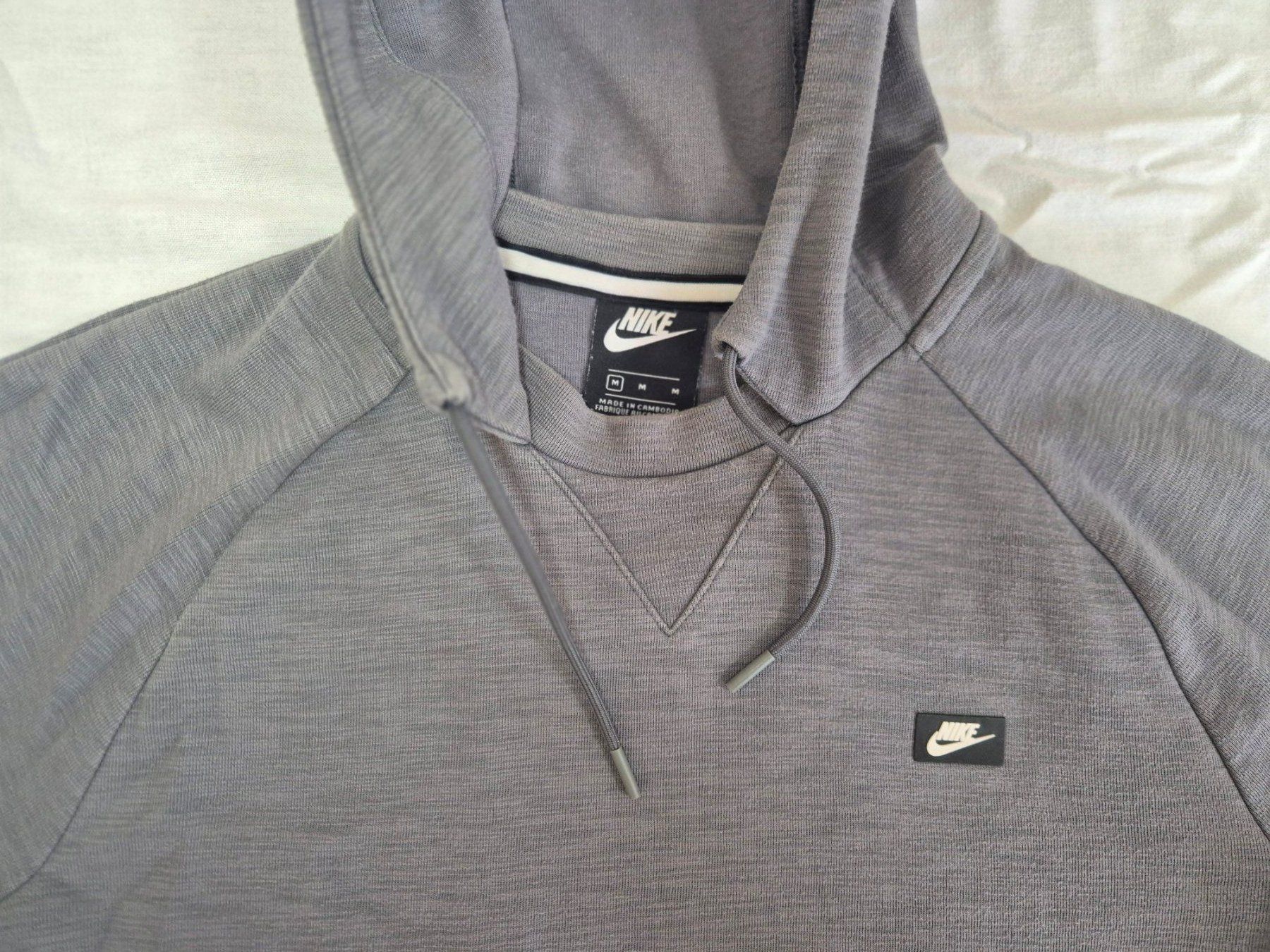 Nike Maglioni & Felpe: Kapuzenpullover Nike – Usato da Domat/Ems venduto da palfier14 1