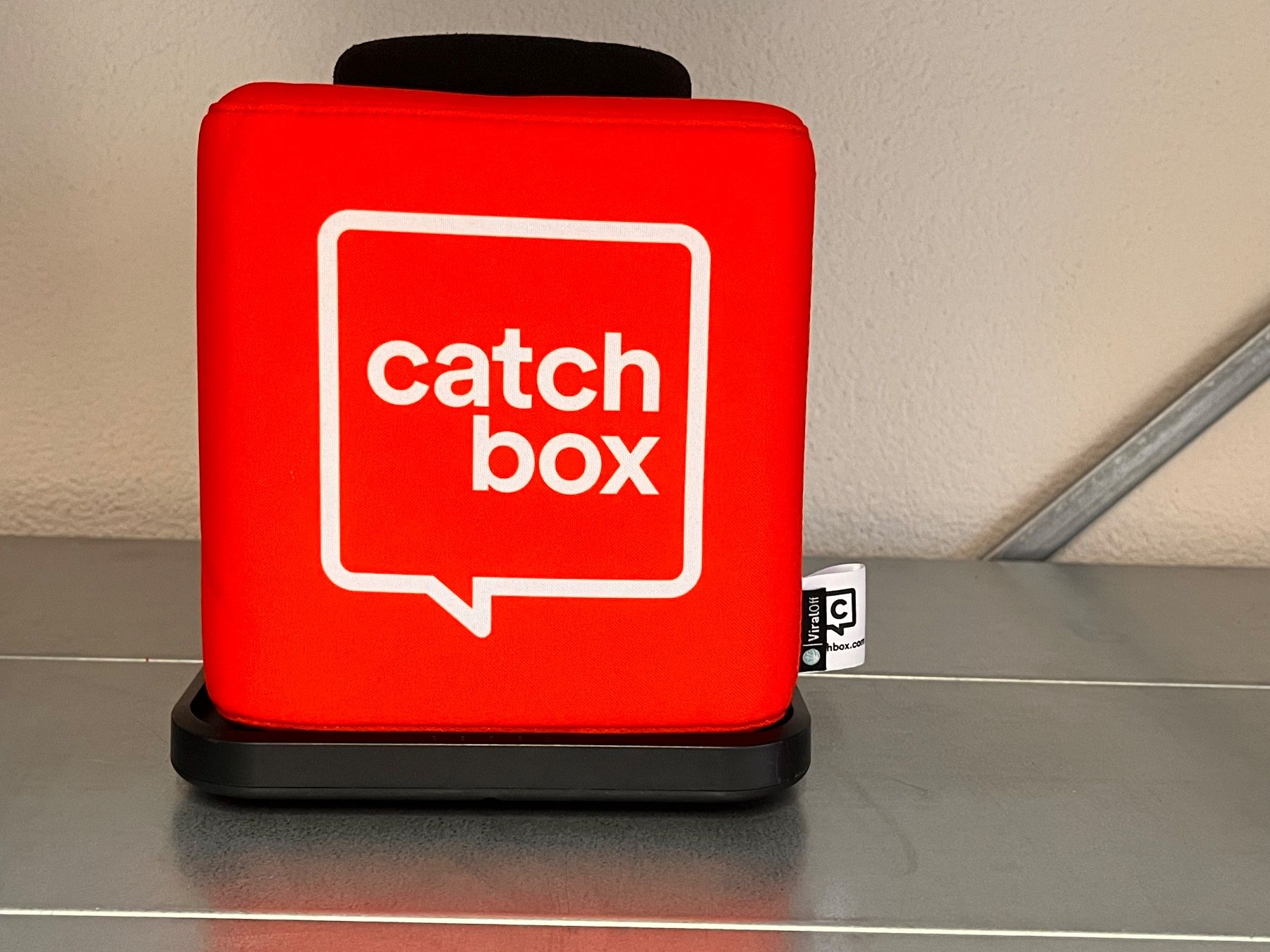 Microfoni: Catchbox Plus Wireless Wurfmikrofon/Presenter - Komplettset – Usato da Fehraltorf venduto da m--w 1