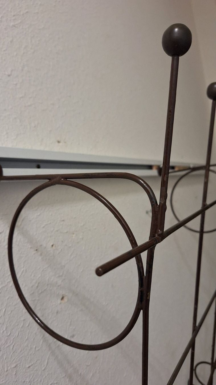 String Garderobe: Mid century -String-Wand-Garderobe  ,Metall minimalistisch – Gebraucht aus Arlesheim von shopradl 1