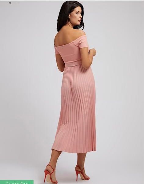 Guess Vestiti: Guess Sweater-Plisseekleid – Nuovo e nell'imballaggio originale da Selzach venduto da Mperformance83 3