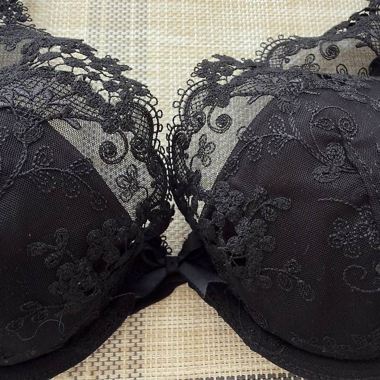 Altra biancheria intima: BH neu Simone Perele 75A schwarz  – Usato da Lommiswil venduto da ivc_zt7z 1