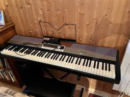 Digitalpiano C. Giant SP-5100 mit Gestell und Klappstuhl