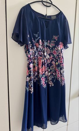 Sommerkleid – Blumenmuster, Gr. 36/38 🌸