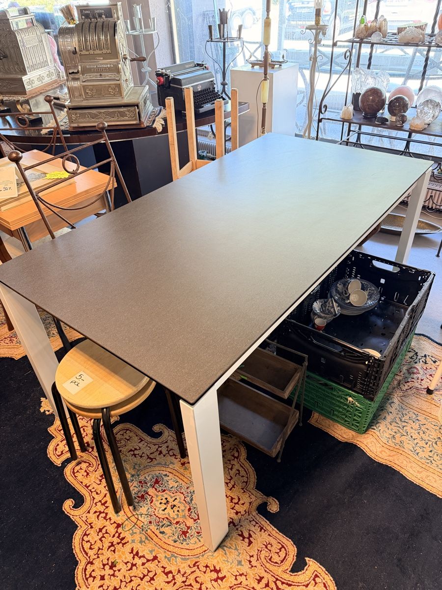 Calligaris Tische: table à manger moderne CALLIGARIS neuve  – Gebraucht aus St-Maurice von antikdestok