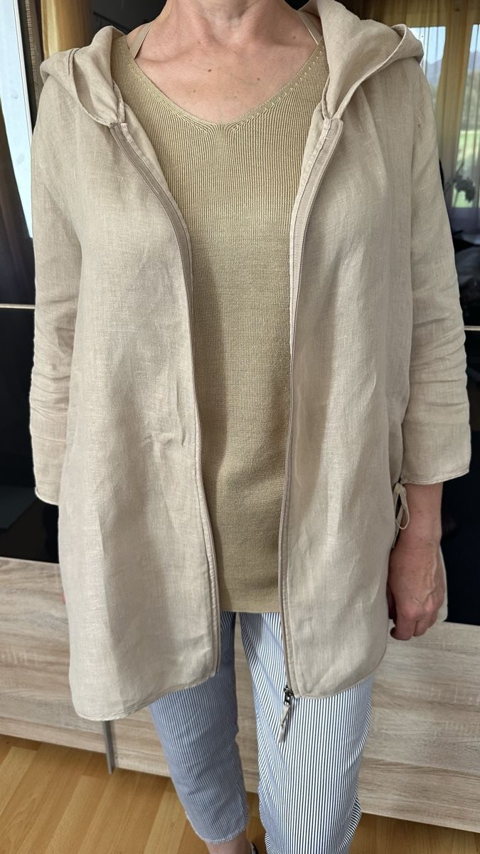 Top: Veste zippée en lin avec capuche taille M/L  – Usato da Vuippens venduto da ale_6gkb 4