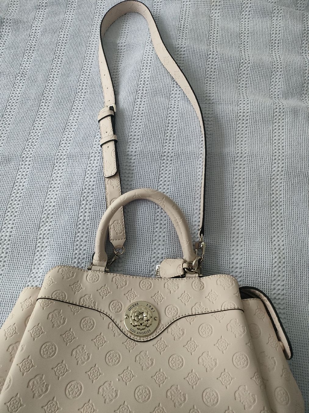 Guess Borse da donna: Guess Handtasche neu – Nuovo (secondo la descrizione) da Brugg AG venduto da Mashaba