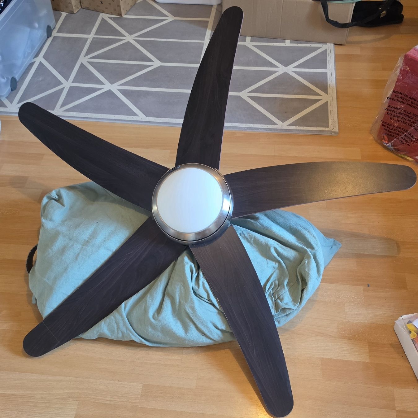 Ventilateurs: Deckenventilator mit Licht & Fernbedienung – D'occasion à Gerlafingen par SiM_sch 2