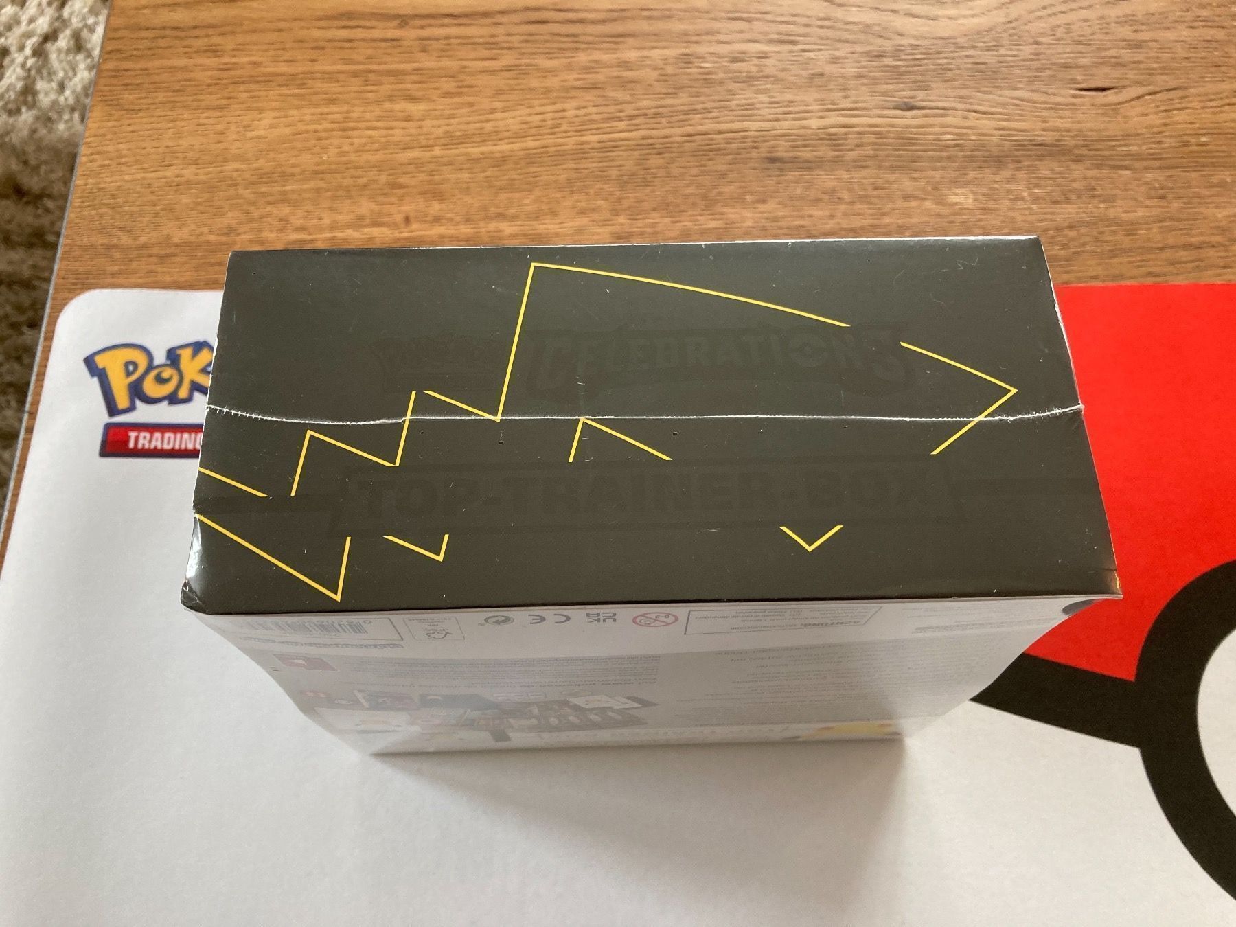 Pokémon Sammelbilder & Trading cards: Pokemon Celebrations Top Trainer-Box DE – Gebraucht aus Küssnacht am Rigi von Ebikoner 6
