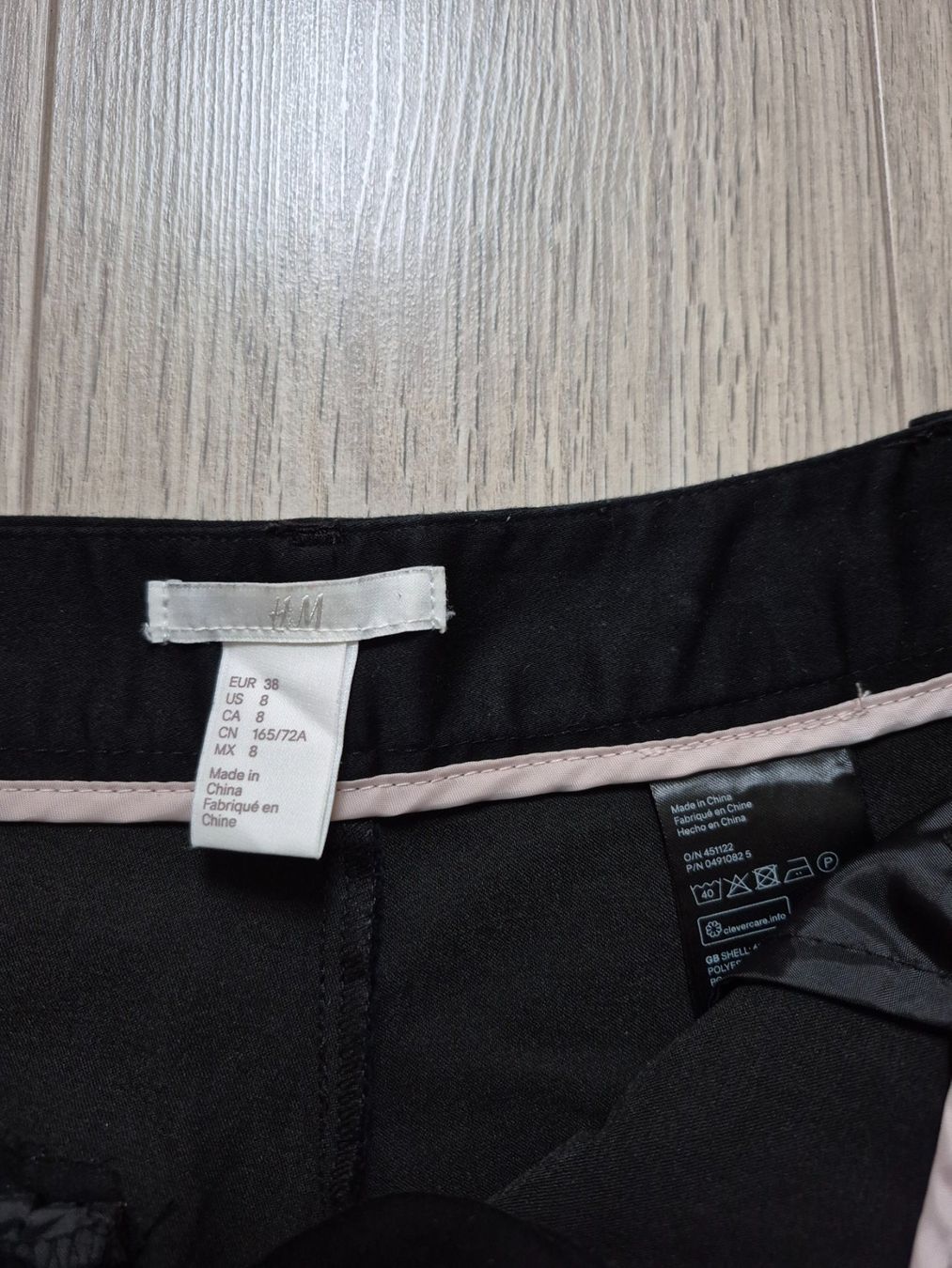 H&M Pantaloni: Kurze Shorts H&M - Grösse 38 – Usato da Oberdorf NW venduto da Raf. 2