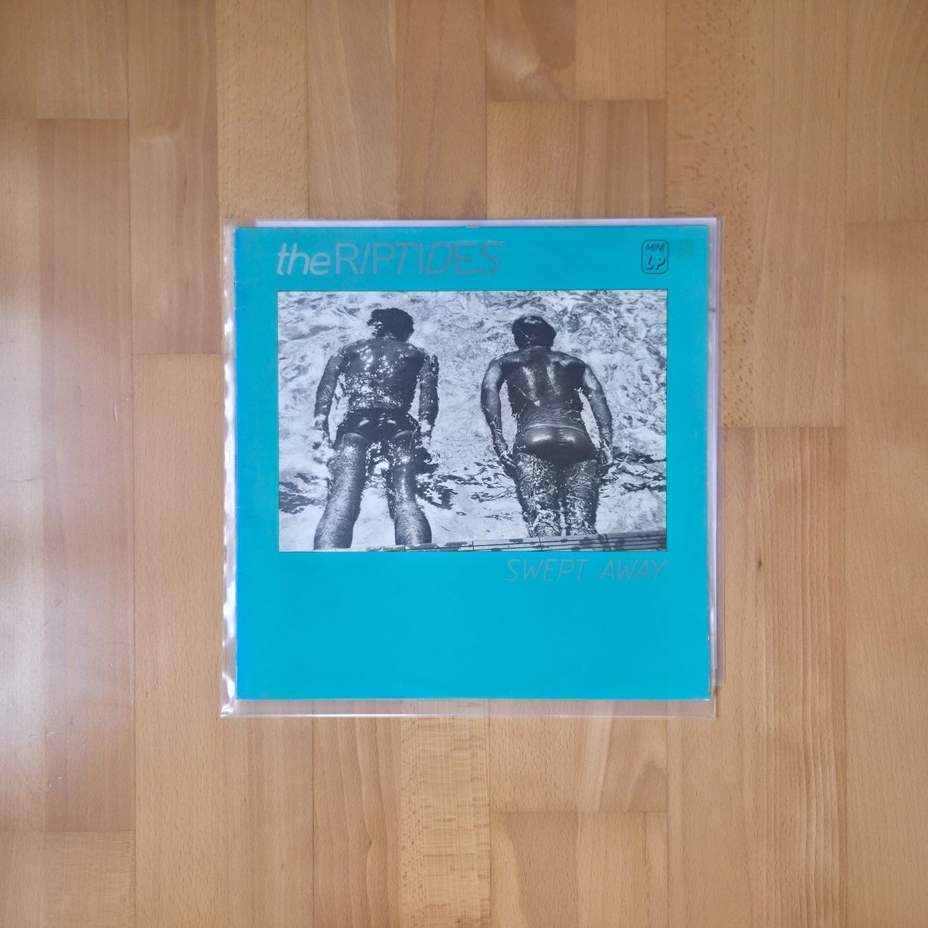 Dischi in vinile: The Riptides – Swept Away 12" Mini Album – Usato da Zürich venduto da Wickeddude