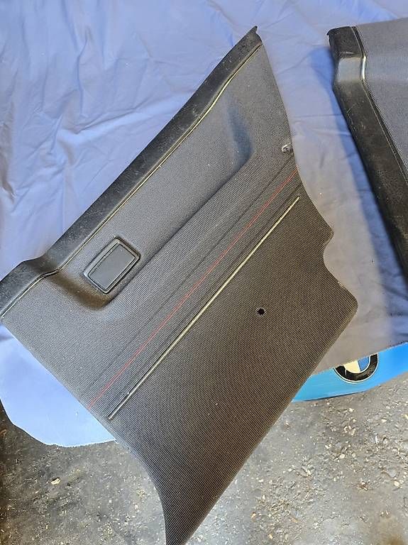 VW Tutti pezzi di ricambio auto: VW Golf 2 GTi Türpanno – Usato da Laupersdorf venduto da strizini 3
