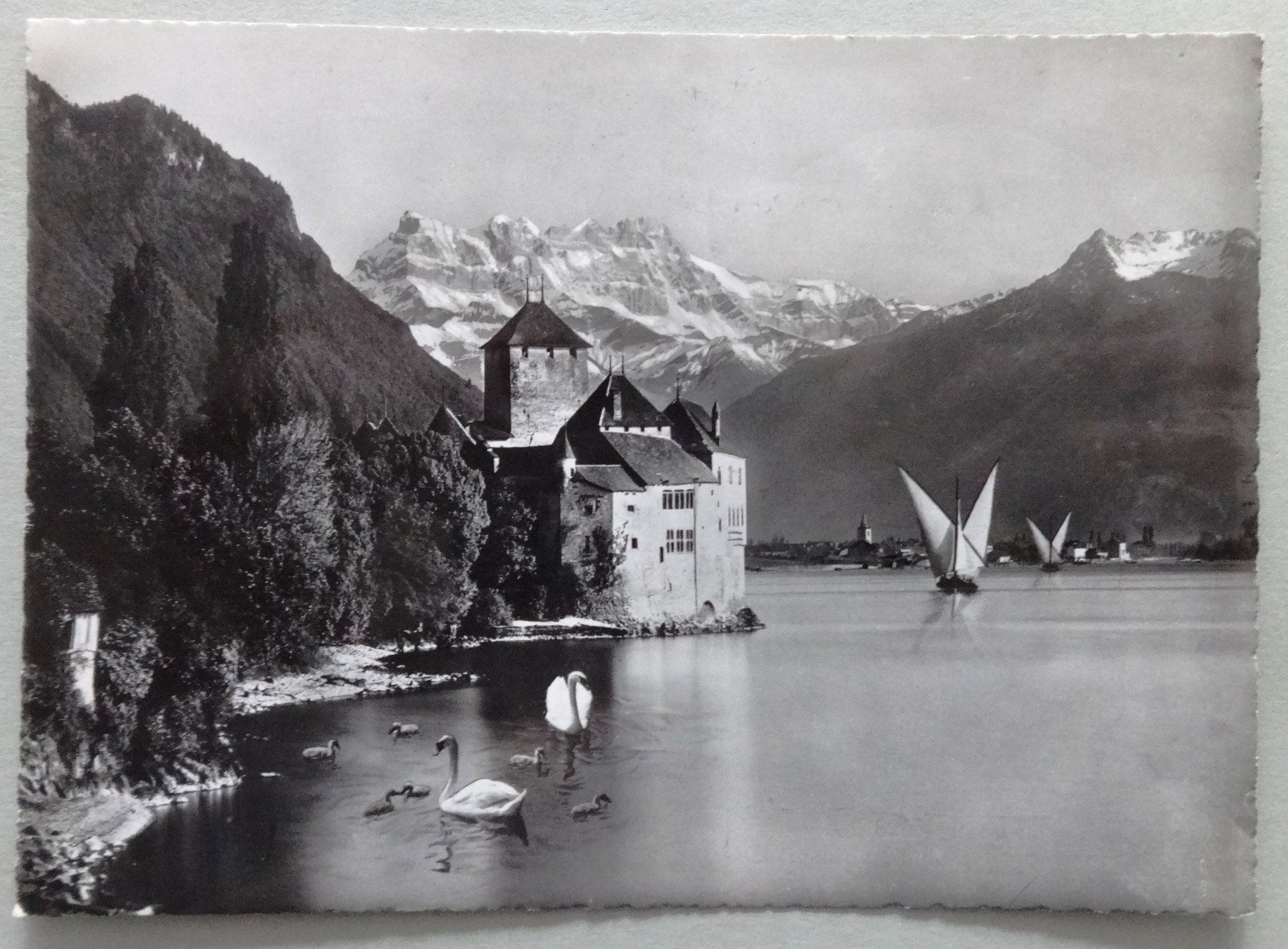 Ansichtskarten: Château de Chillon et Dents du Midi – Gebraucht aus Fétigny von Billy2miny