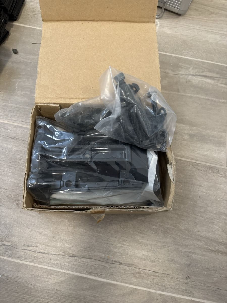 Yaesu Radiocomunicazione: Bride de rotor Yaesu GC-038 noire  – Nuovo e nell'imballaggio originale da Ollon VD venduto da Gibbs69 1