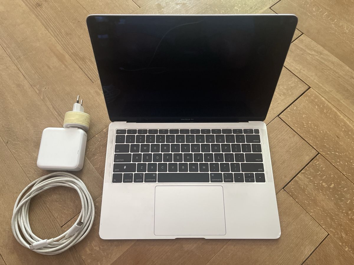 Apple Notebook: MacBook Air A1932 Defekt – Difettoso da Zürich venduto da Komarik
