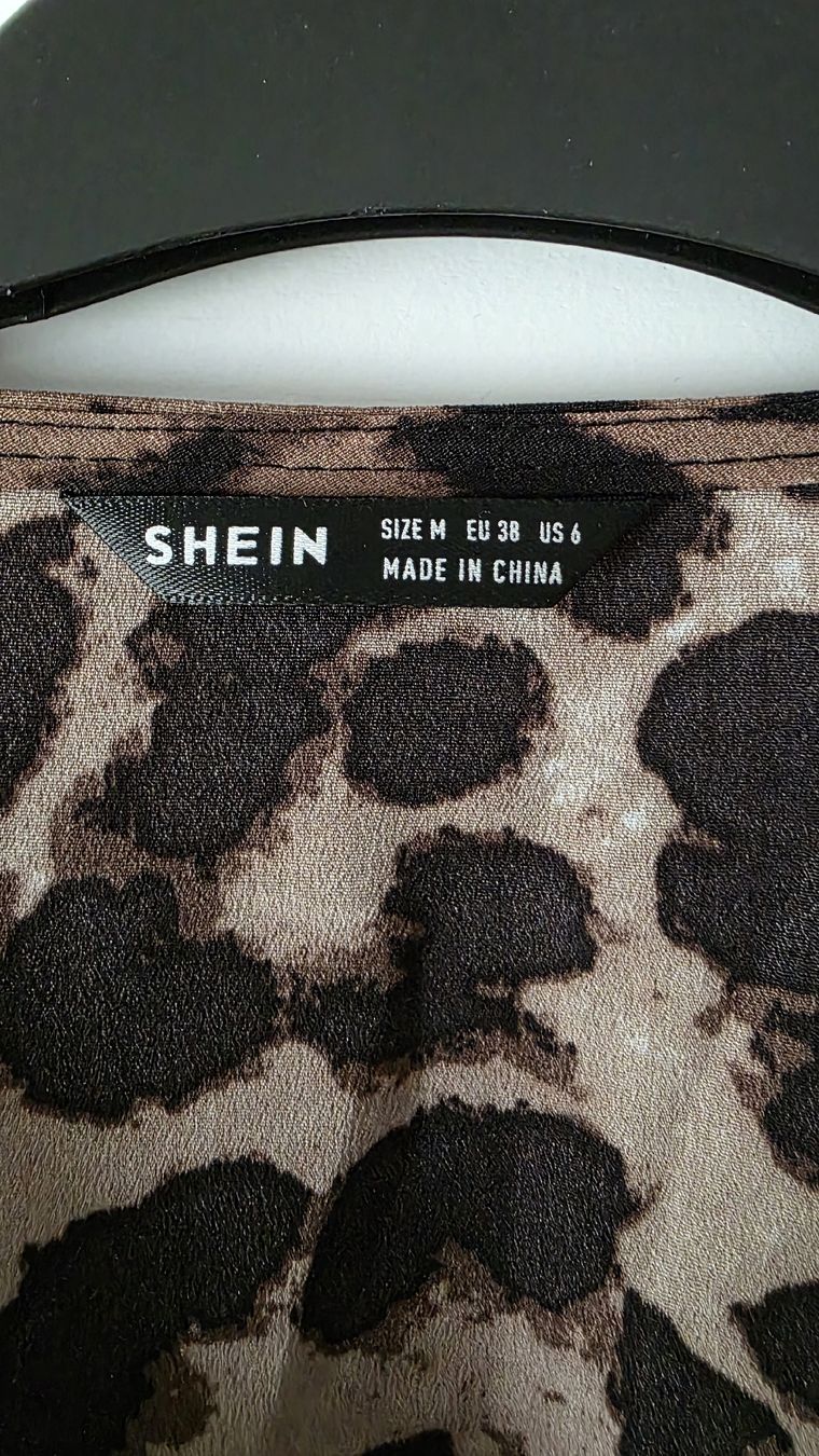 Shein Camicette: Shein Bluse mit Leopardenmuster Grösse M – Usato da Ilanz venduto da rununa 1