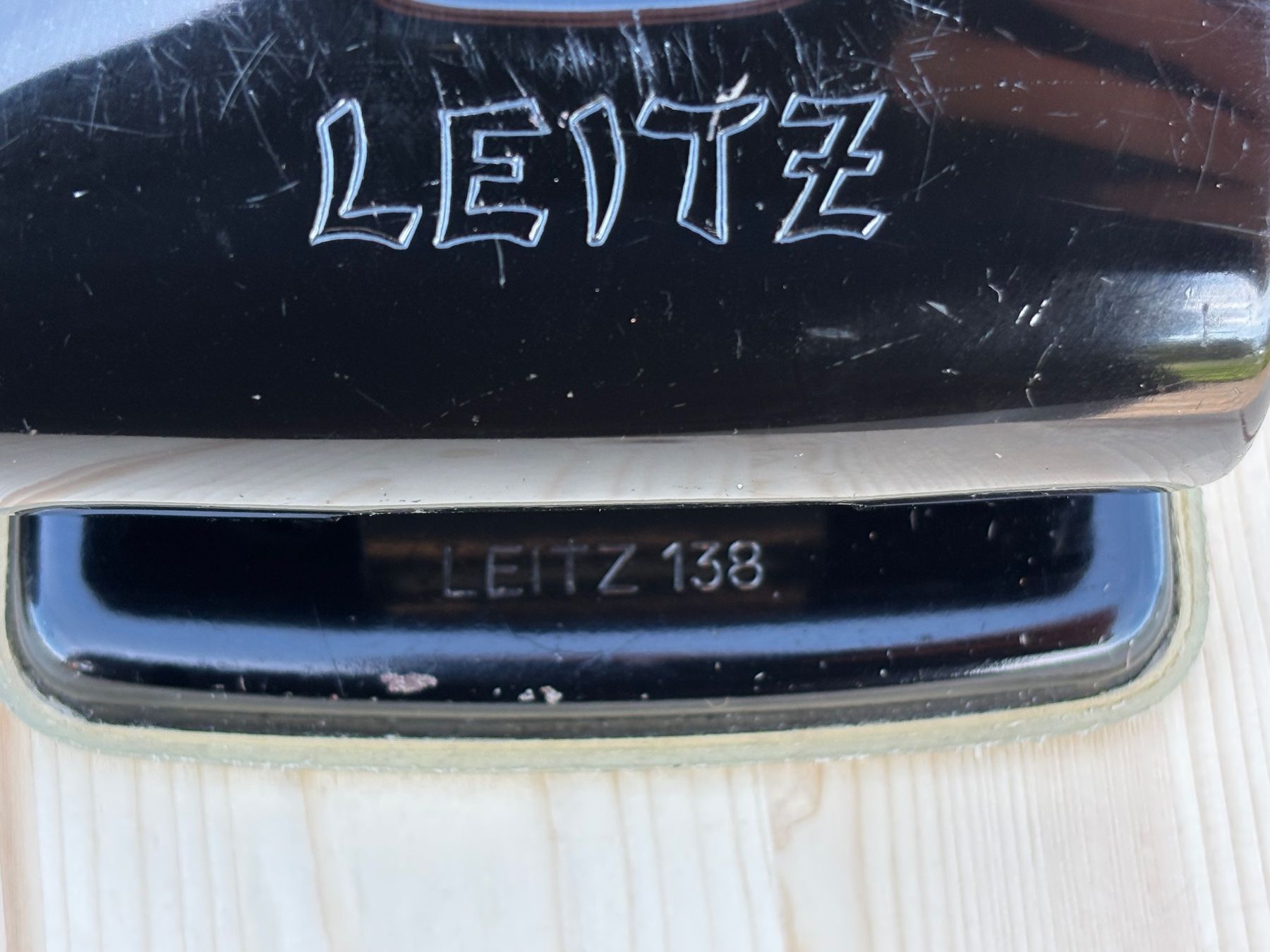 Leitz Tous les outils: 2 schöne alte Leitz Locher – D'occasion à Feldbach par Olive1 5