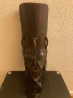Holzmaske aus Kenia